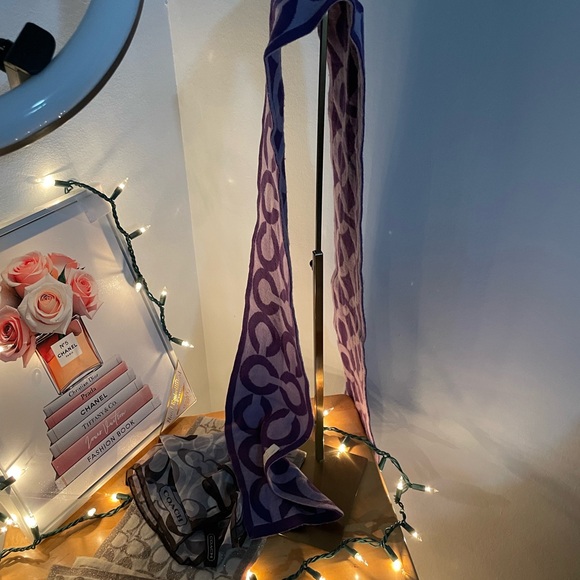 Couch BUNDLE!  2 winter scarves, 1 silk for hair/bag…. Gld/Prpl and Blk/wht. - Picture 3 of 9